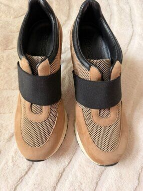 Sneex The Icon Camel/Black Size 9